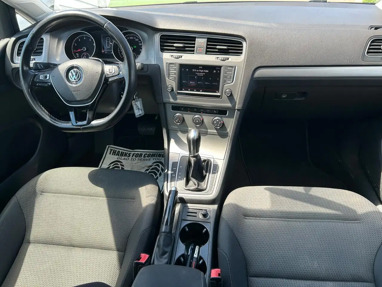 Volkswagen Golf photo Volkswagen Golf