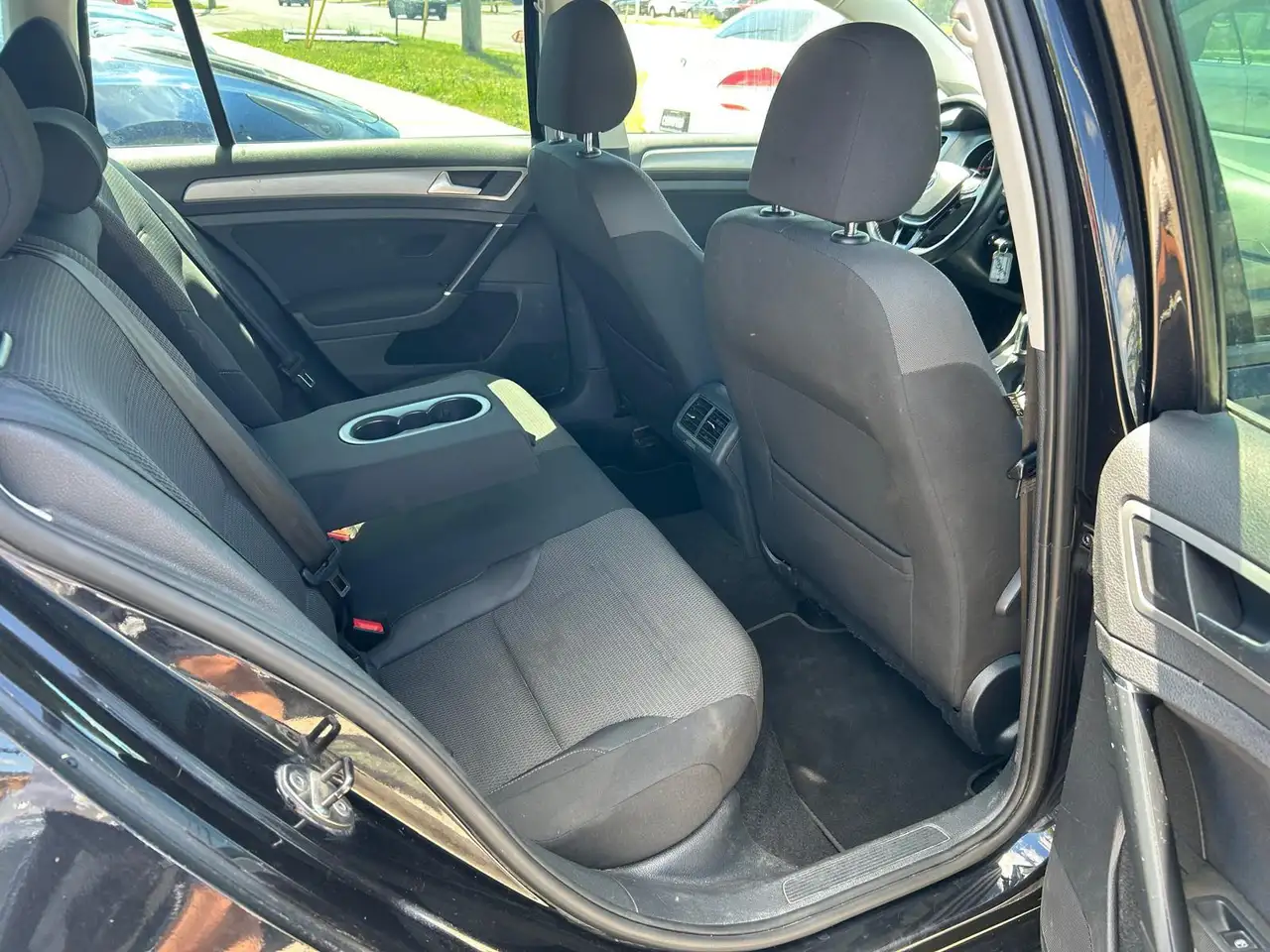 Volkswagen Golf photo Volkswagen Golf