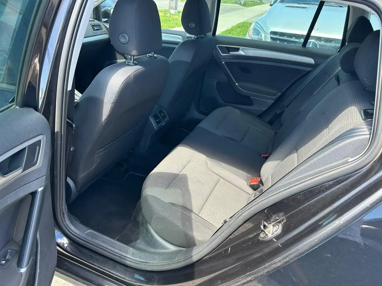 Volkswagen Golf photo Volkswagen Golf
