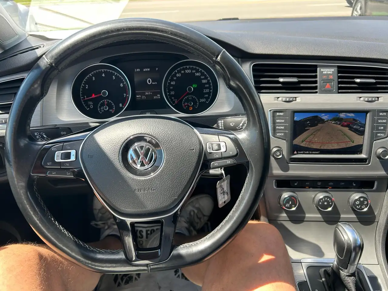 Volkswagen Golf photo Volkswagen Golf