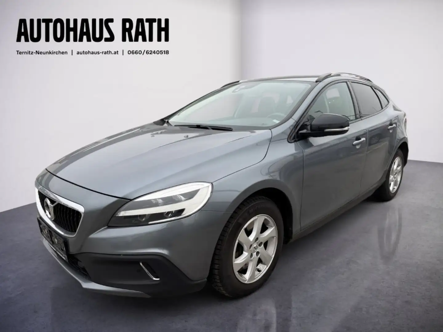 Volvo V40 Cross Country - 1