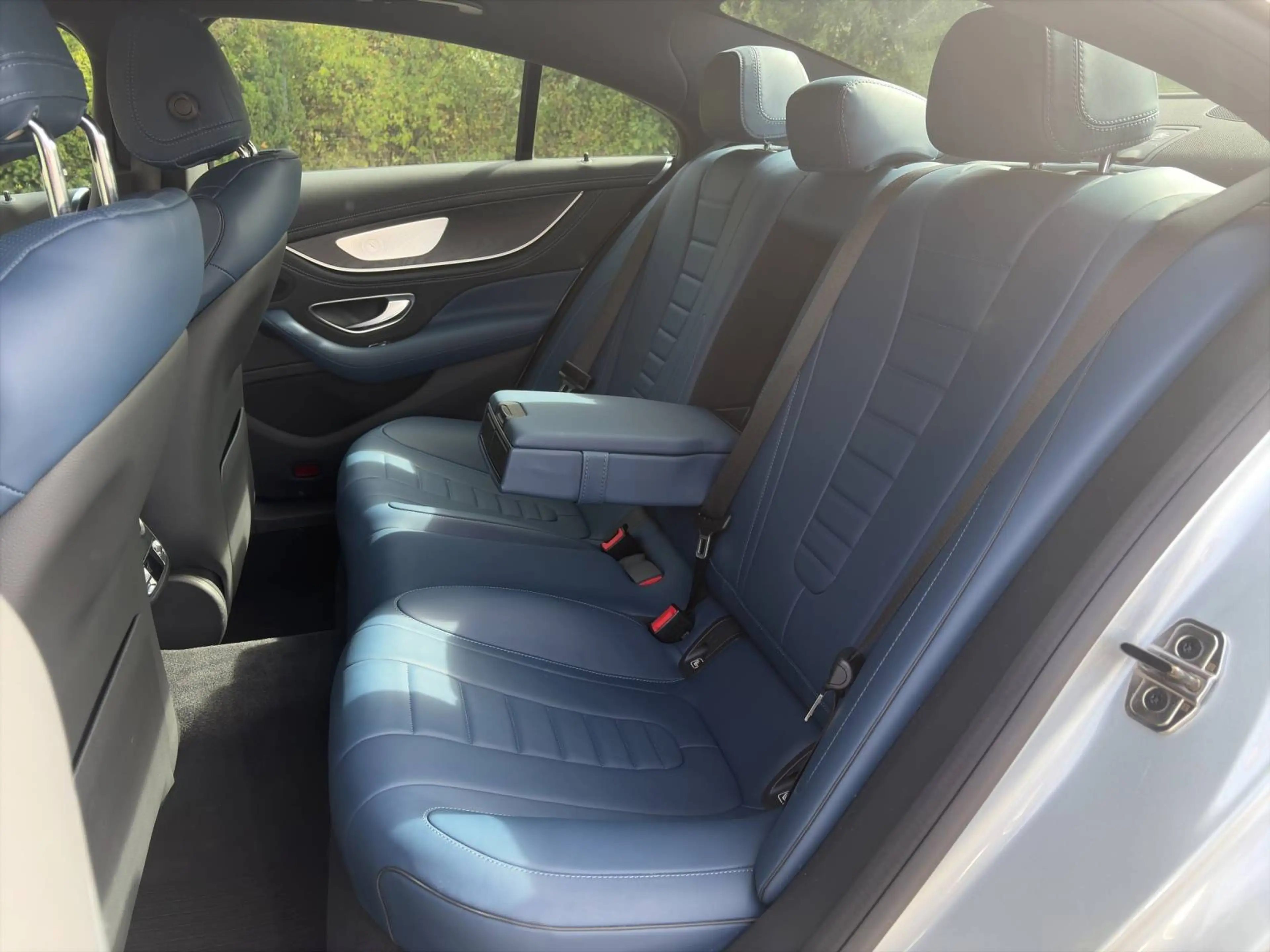 Mercedes-Benz CLS 300 CLS 300 d 4Matic ///AMG Line — photo 13