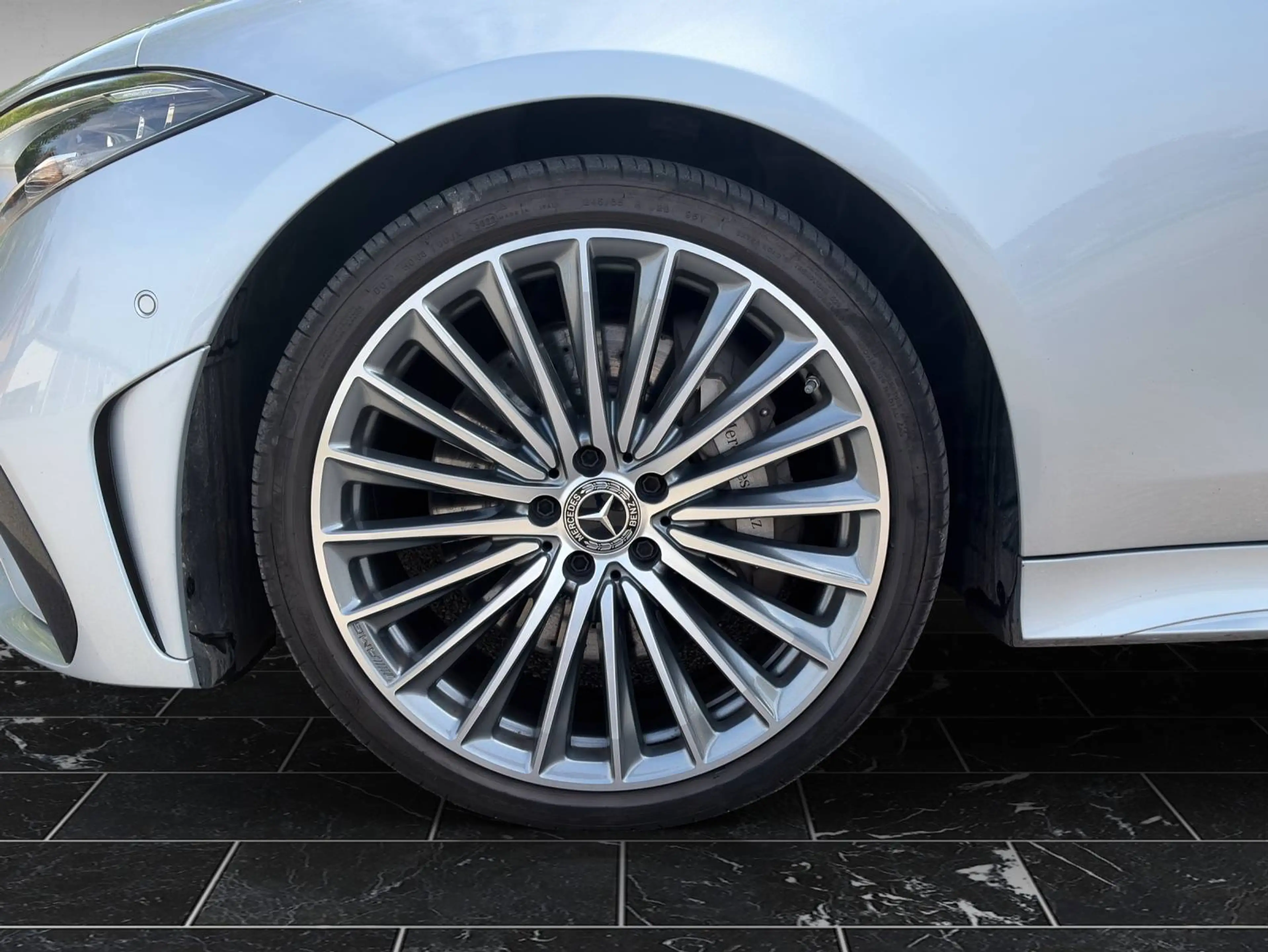 Mercedes-Benz CLS 300 CLS 300 d 4Matic ///AMG Line — photo 9