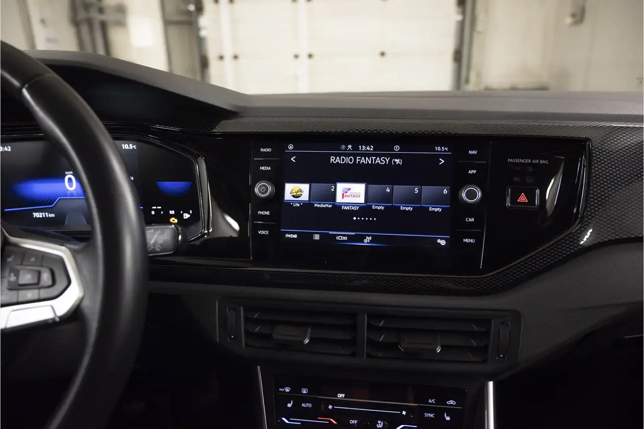 Volkswagen Polo 1.0 TSI Life|CarPlay|SHZ|PDC v+h|LED|Tempo 11