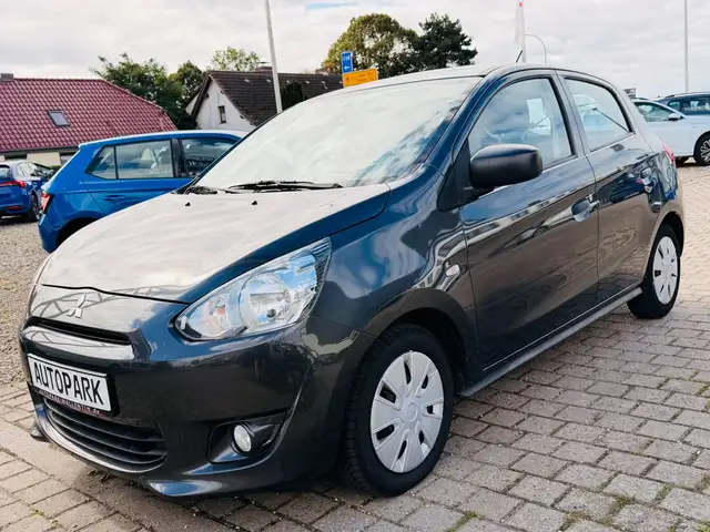 Mitsubishi Space Star view 3