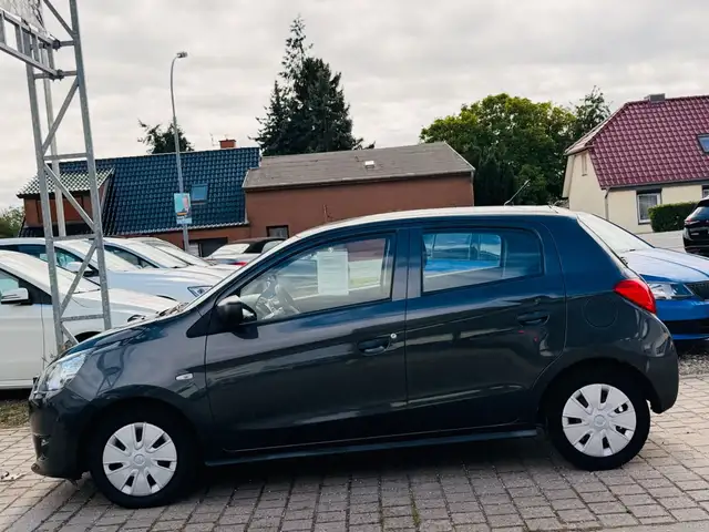Mitsubishi Space Star view 4