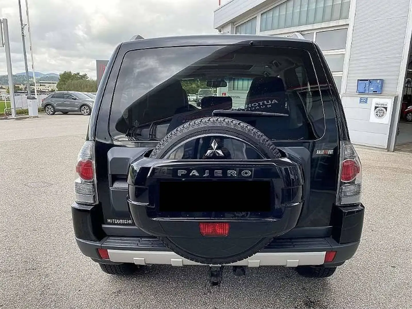 Mitsubishi Pajero Pajero Instyle 3,2 DI-D TD Aut. Instyle Schwarz - 2