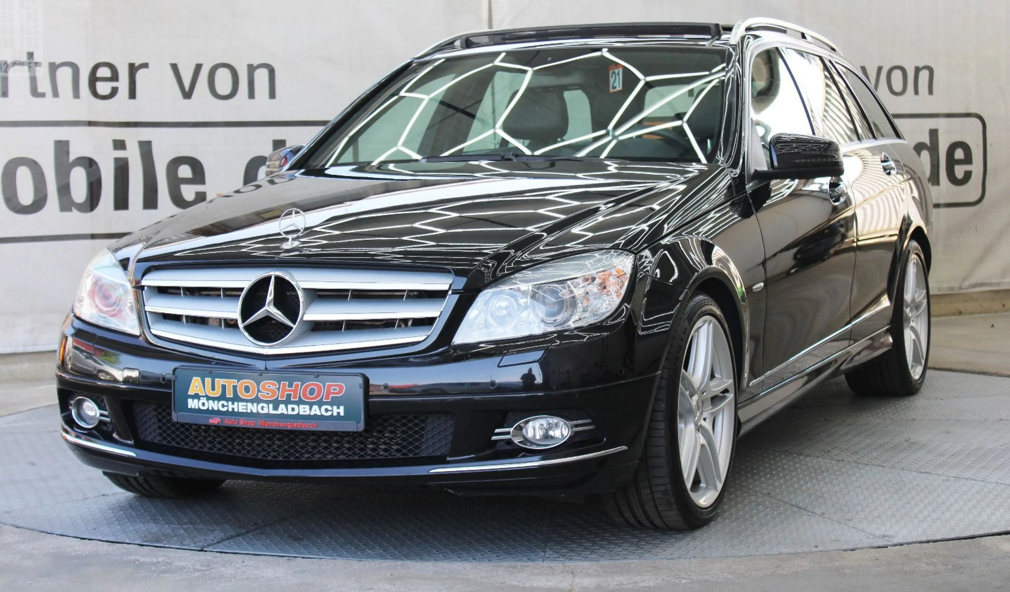 Mercedes-Benz C 350 C350 BE 4Matic *AMG-Line*Avantgarde*Automatik* — photo 3