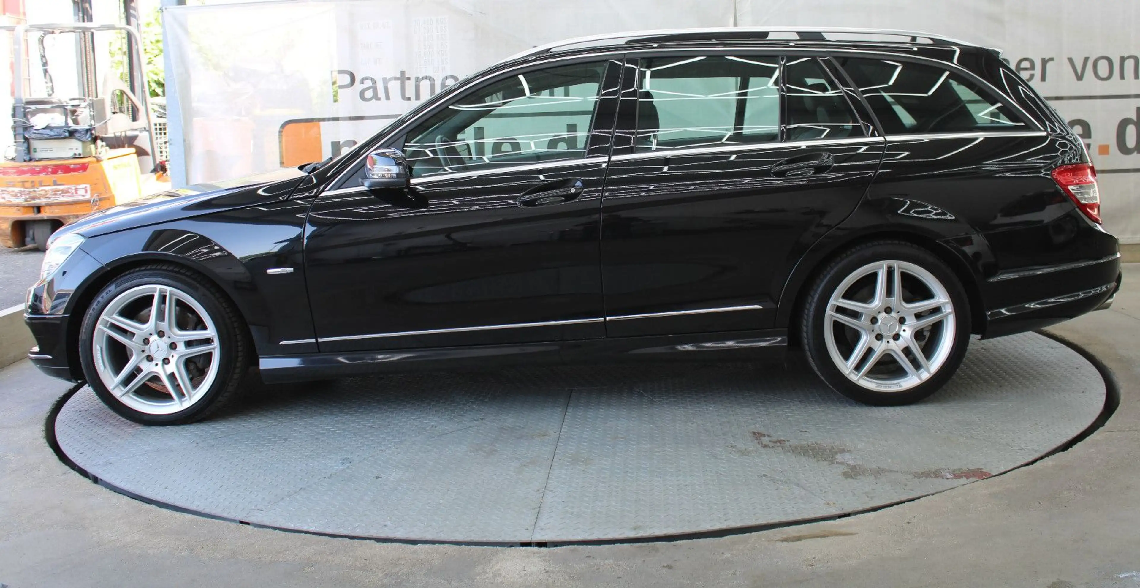 Mercedes-Benz C 350 C350 BE 4Matic *AMG-Line*Avantgarde*Automatik* — photo 4