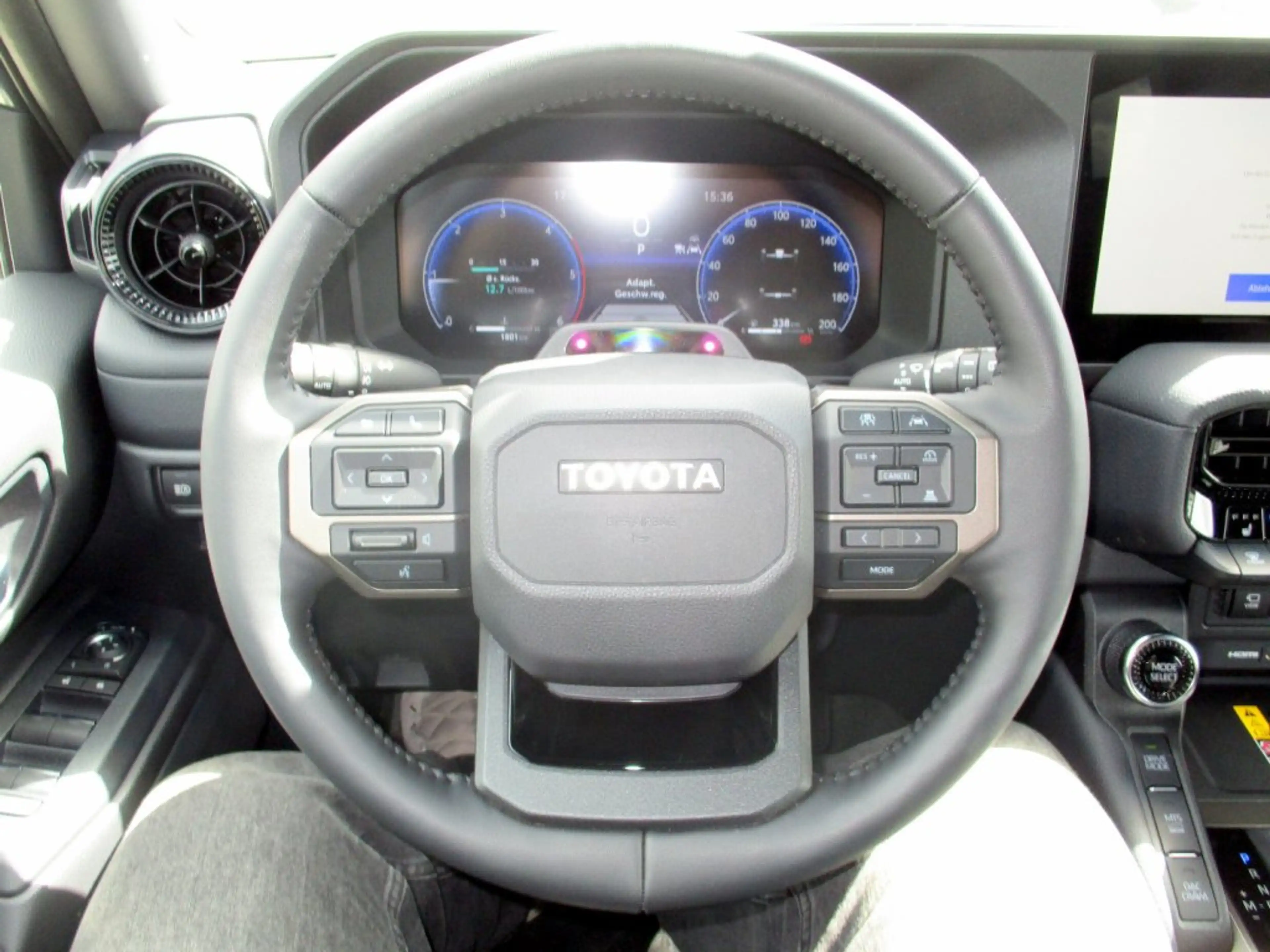 Toyota Land Cruiser 2,8 D Elegance Autom. — photo 7