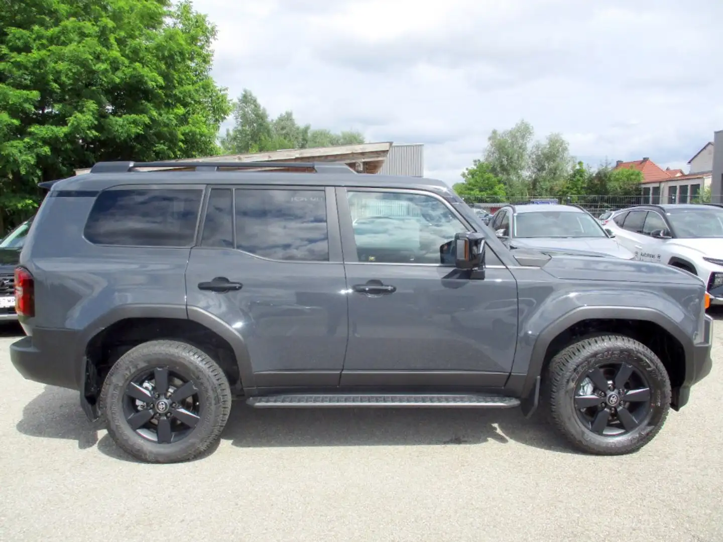 Toyota Land Cruiser 2,8 D Elegance Autom. Grau - 2