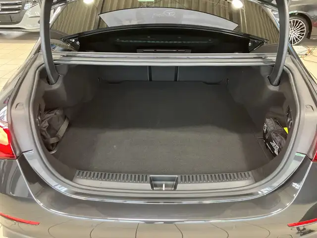 Mercedes-Benz E 300 de 4MATIC Limousine mit EQ Hybrid Technologi *AMG Ansicht 16