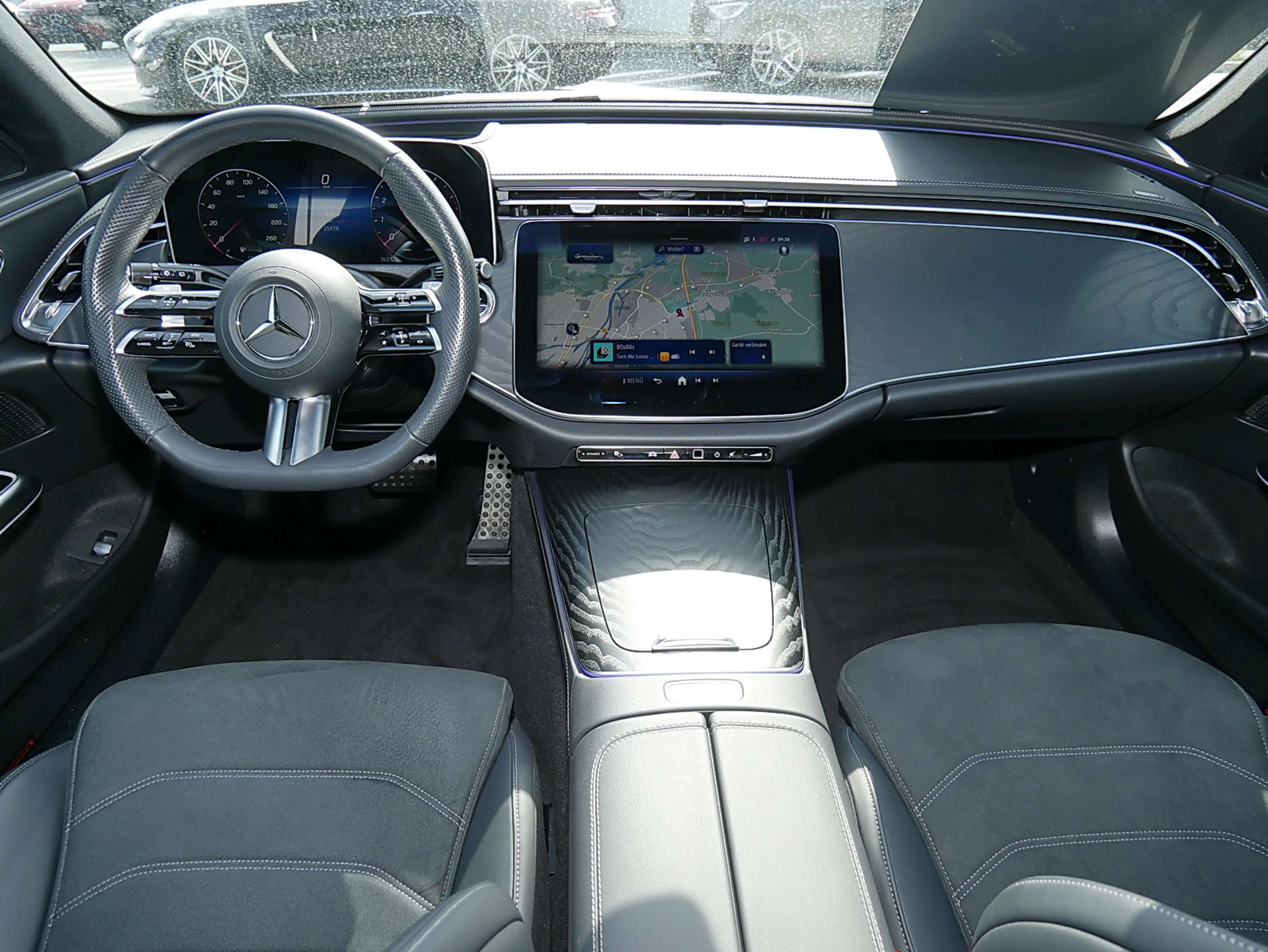 Mercedes-Benz E 450 4MATIC T-Modell AMG MBUX Night Ambiente — photo 8