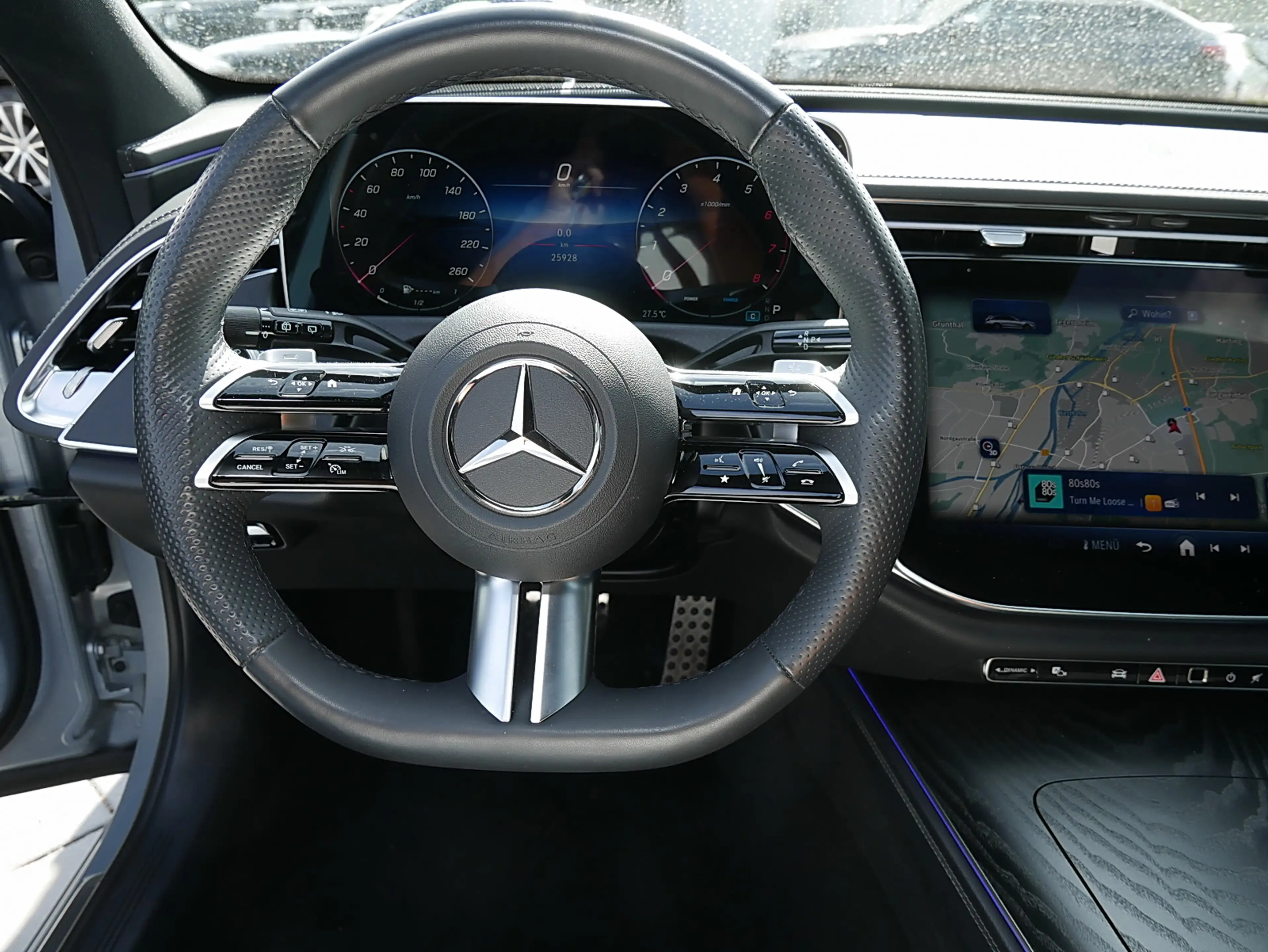 Mercedes-Benz E 450 4MATIC T-Modell AMG MBUX Night Ambiente — photo 12