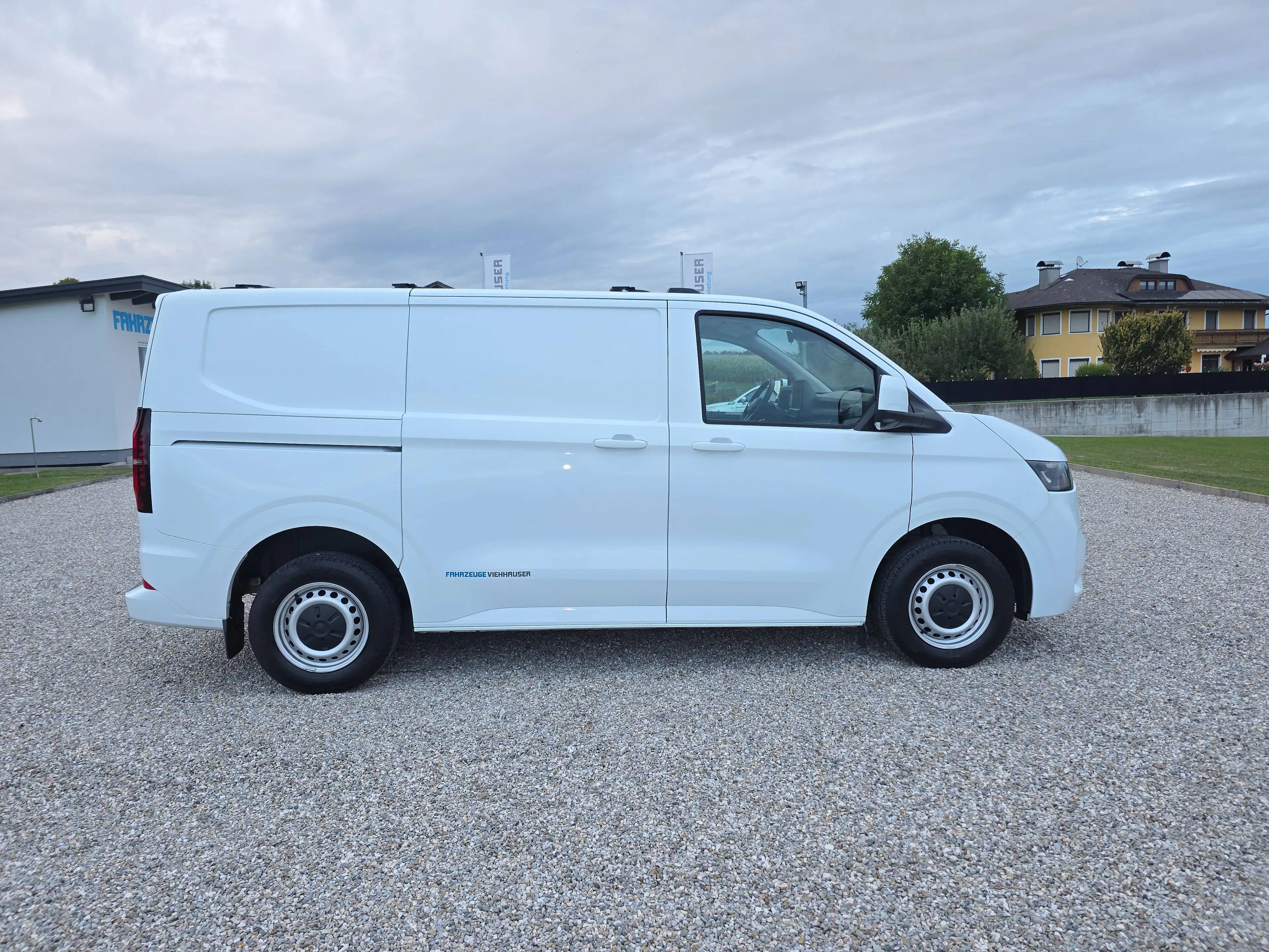 Volkswagen Transporter 2.0 TDI 81 kW KR — photo 5