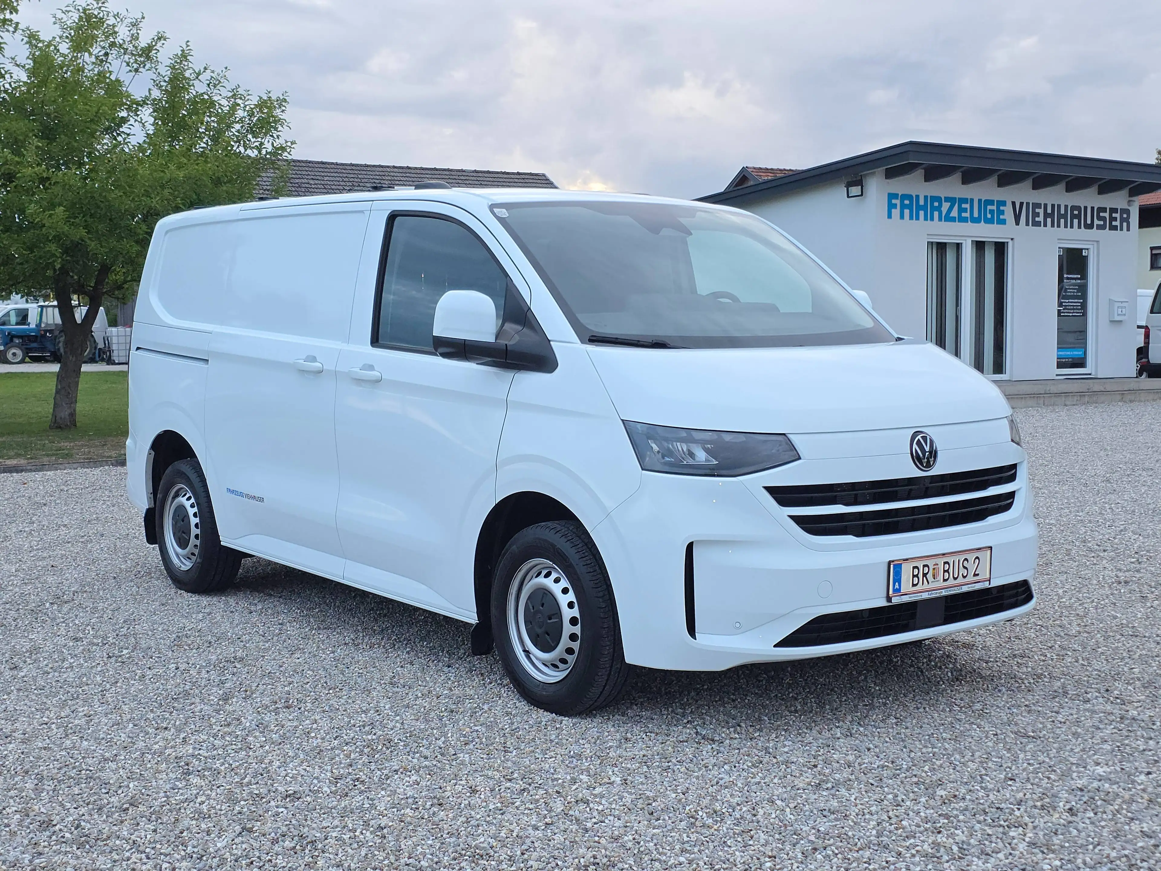 Volkswagen Transporter 2.0 TDI 81 kW KR — photo 4