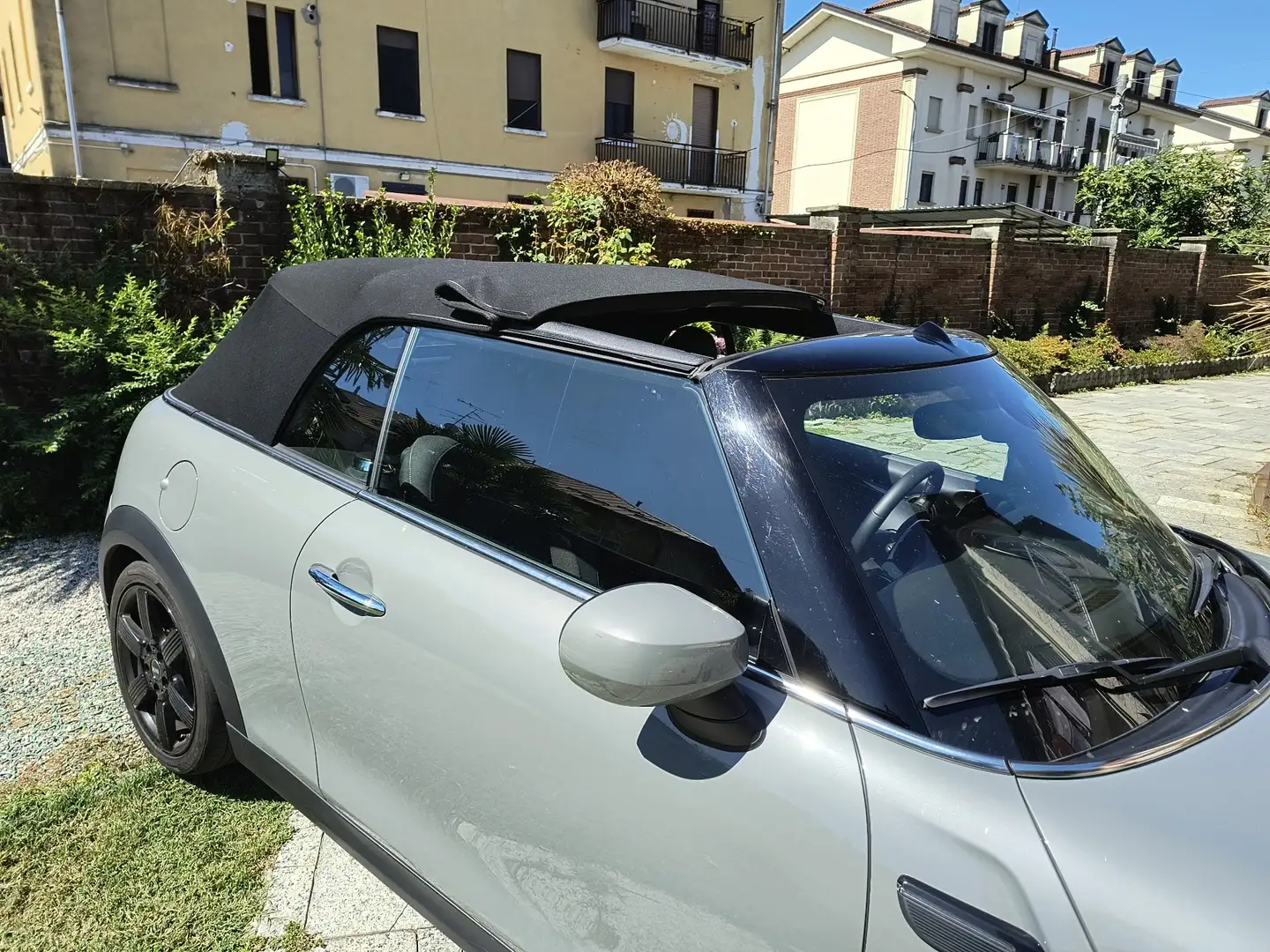 MINI Cooper Cabrio 1.5 Classic auto - 2