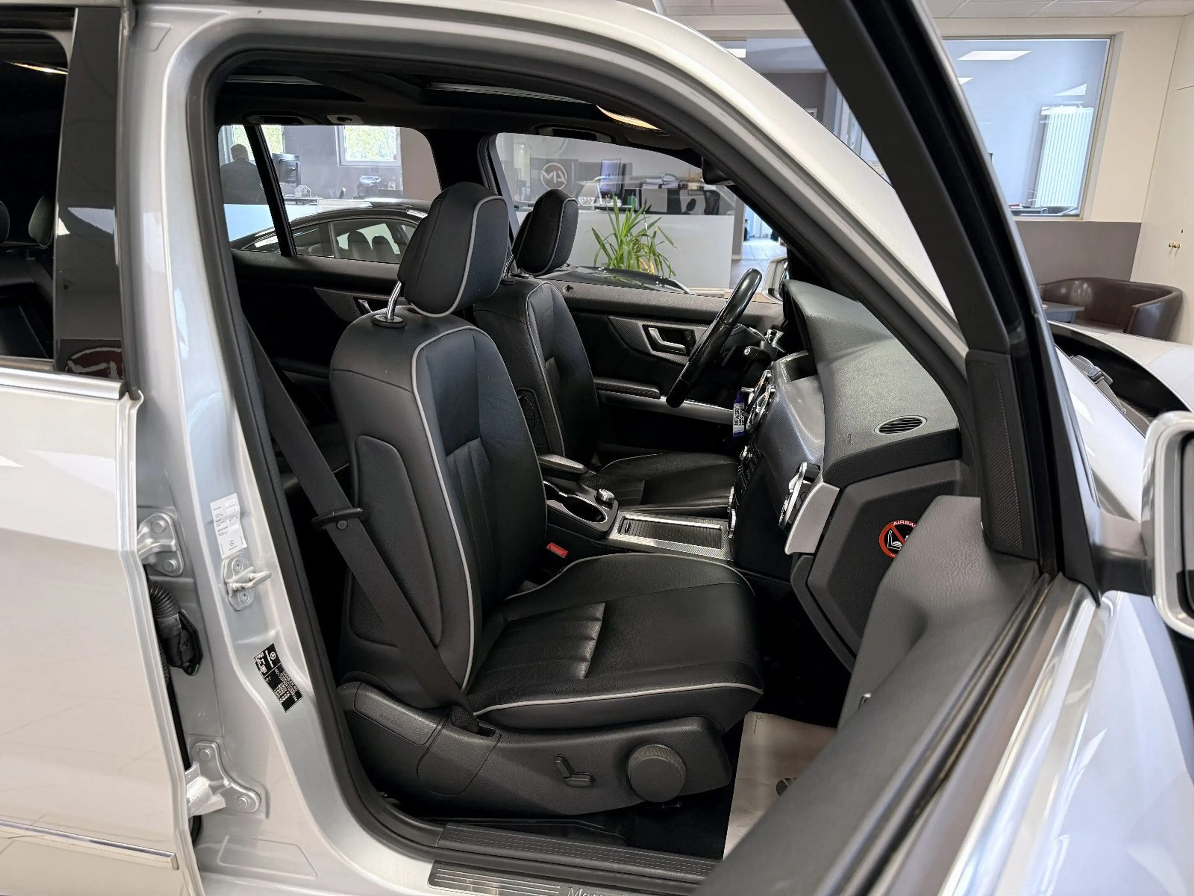Mercedes-Benz GLK 250 CDI BT 4M *PanSD*AHK*Bi-Xenon*Leder*Navi — photo 12