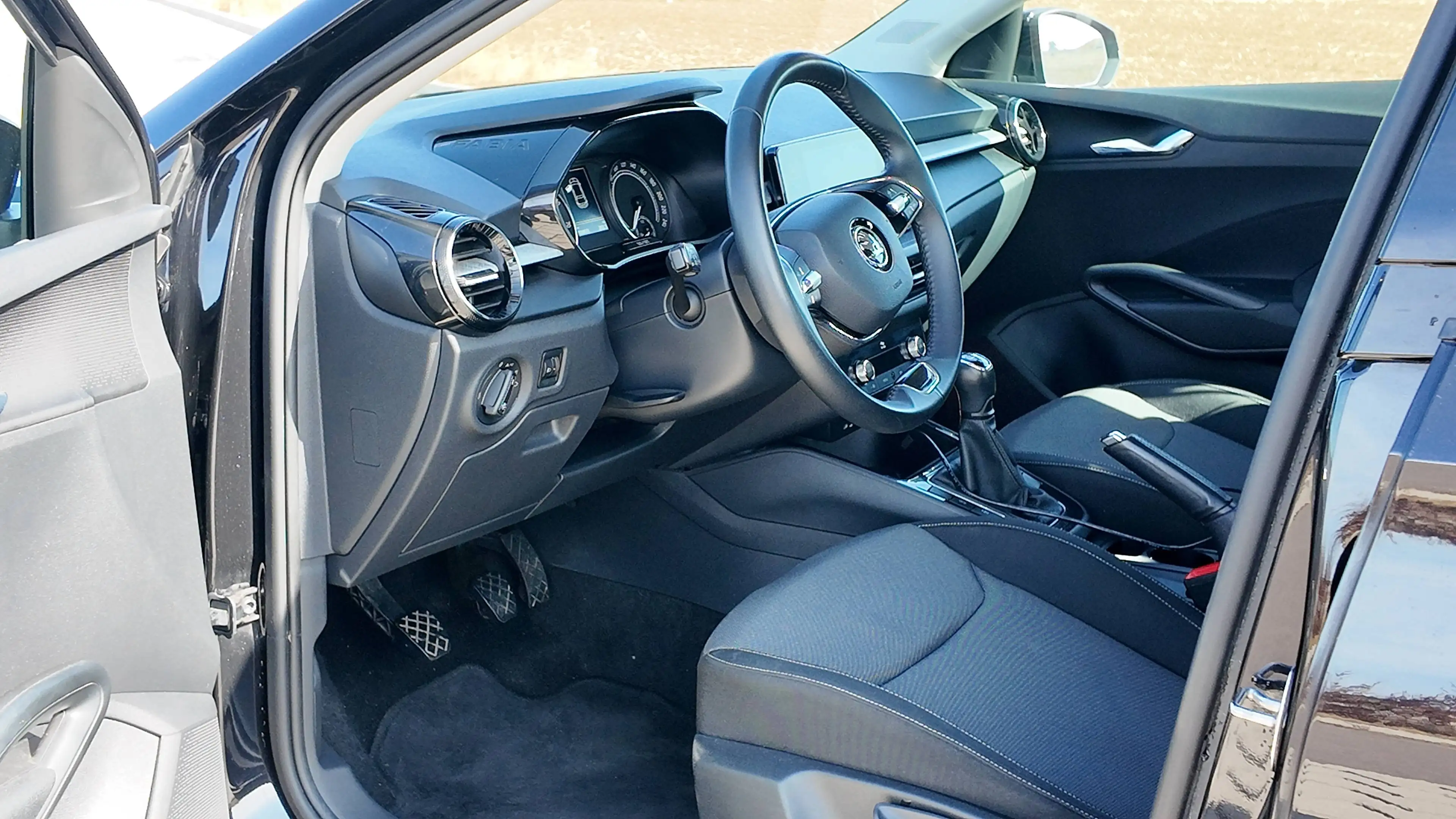 Skoda Fabia Fabia 1.0 MPI Essence — photo 11