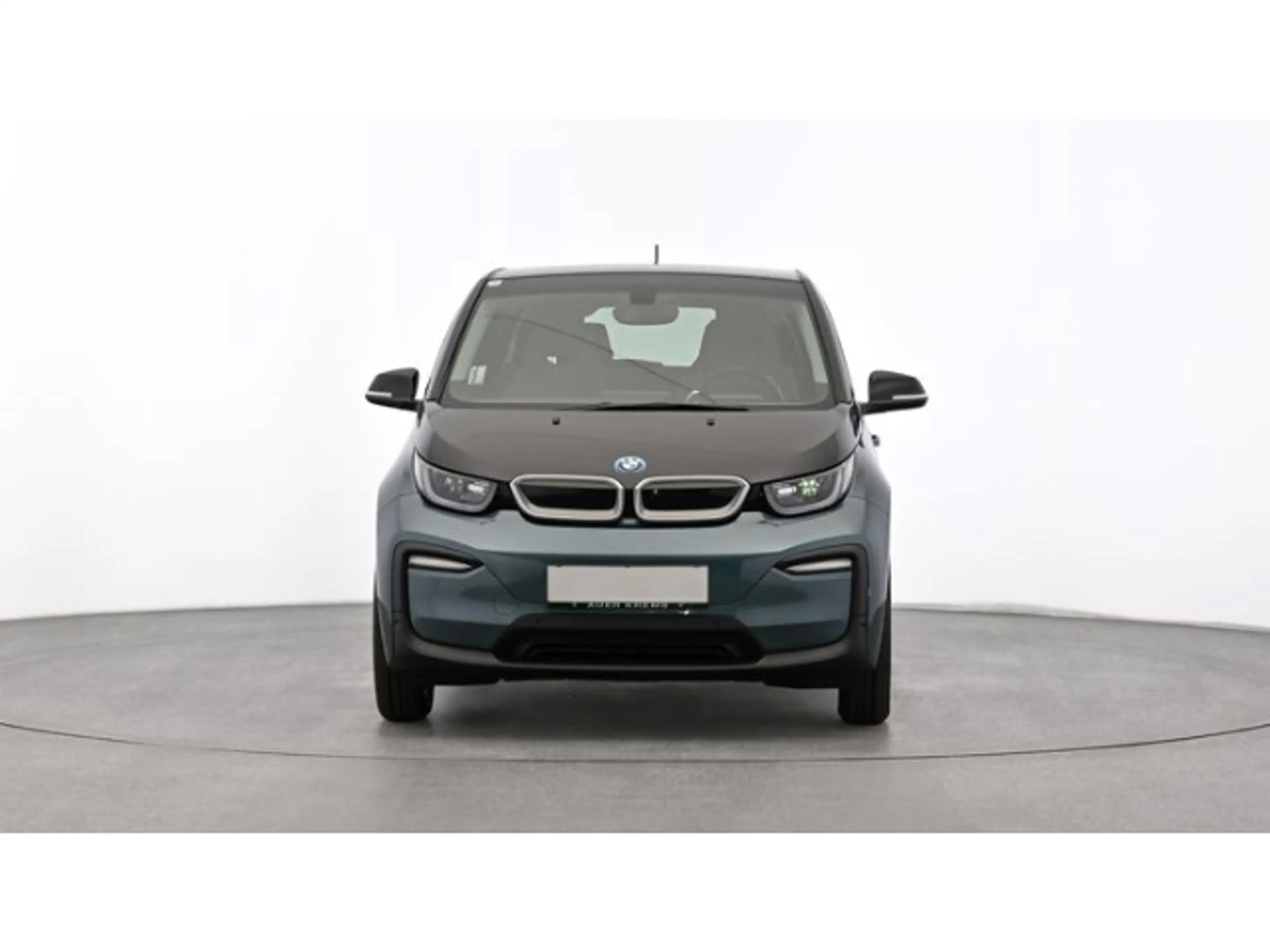 BMW i3 120Ah +NAVI+SHZ+PDC+CAM+MFL+PRIVACY+DAB+BC+BT — photo 2