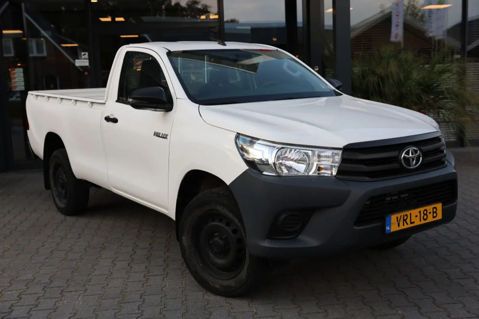 Toyota Hilux 2.4 D-4D ENKEL CABIN 4WD VAN Blanc - 1