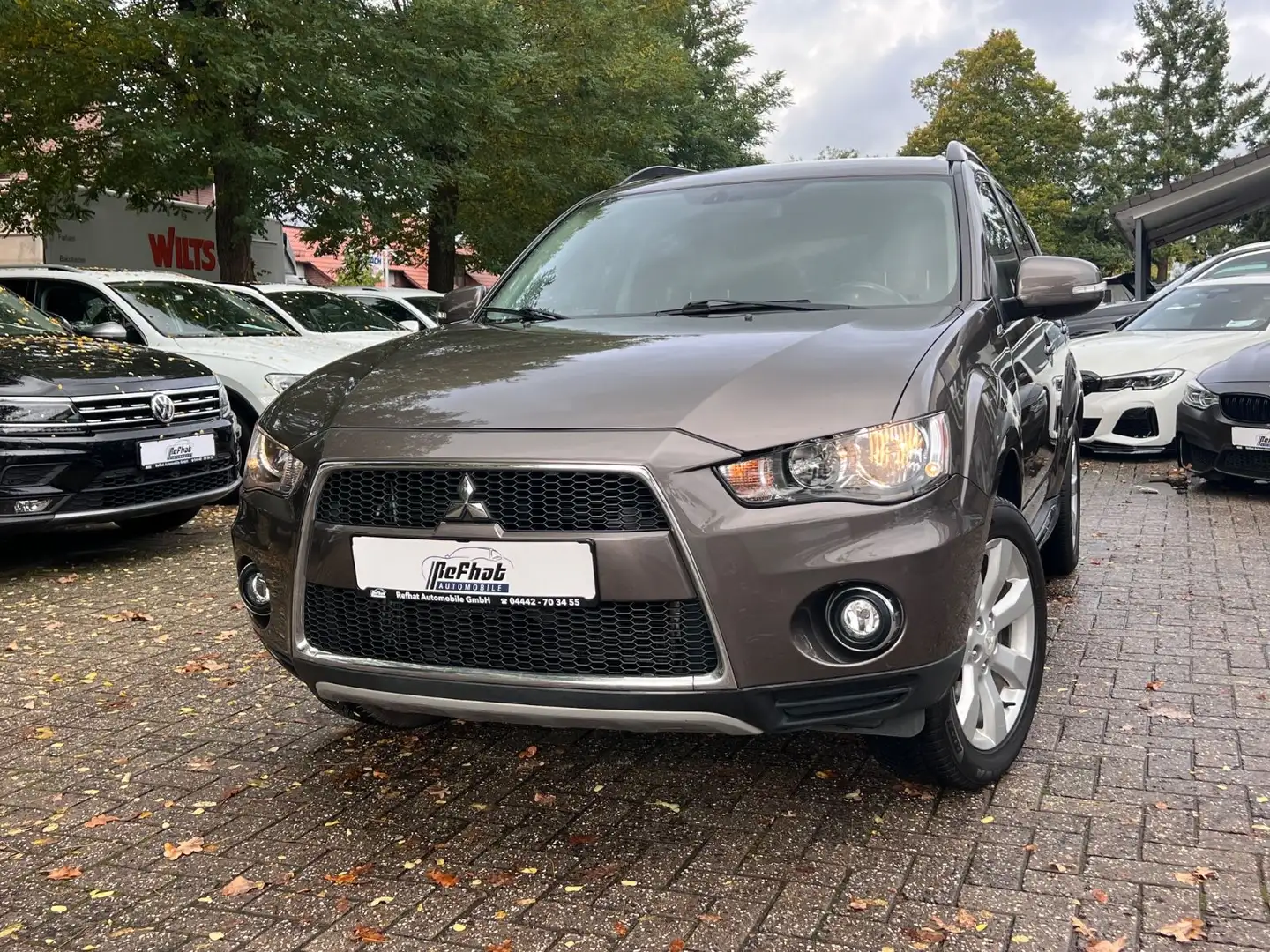Mitsubishi Outlander Edition 2WD Braun - 1