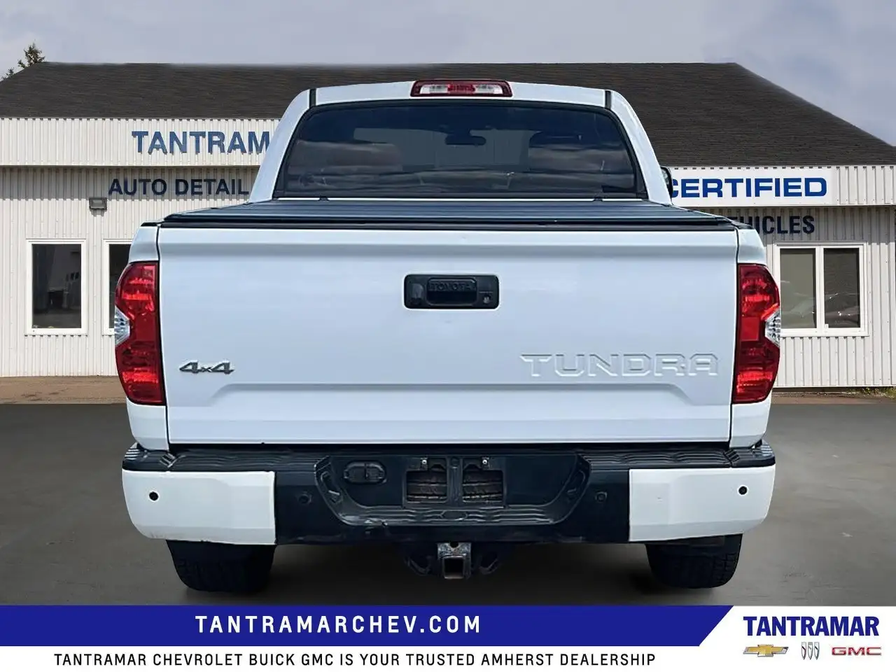 Toyota Tundra снимка Toyota Tundra