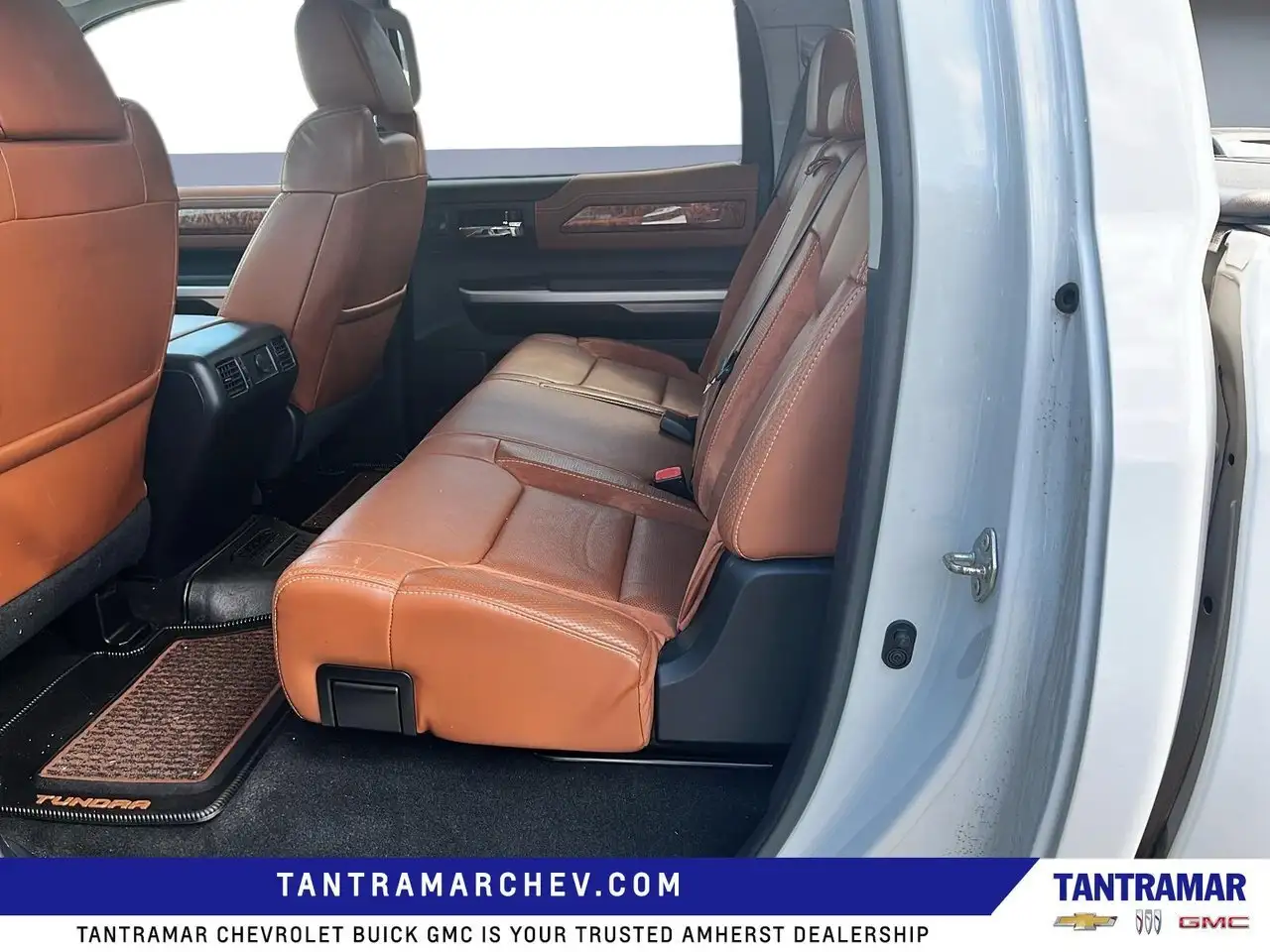 Toyota Tundra снимка Toyota Tundra