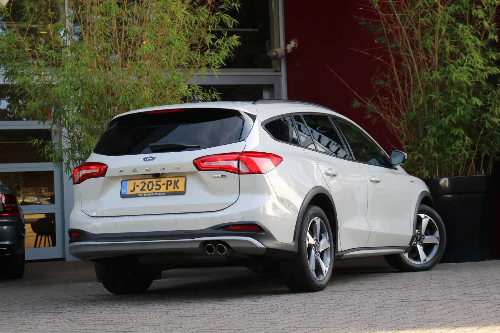 Ford Focus Wagon 1.0 EcoBoost Hybrid Active X Business | NL a Blanc - 2