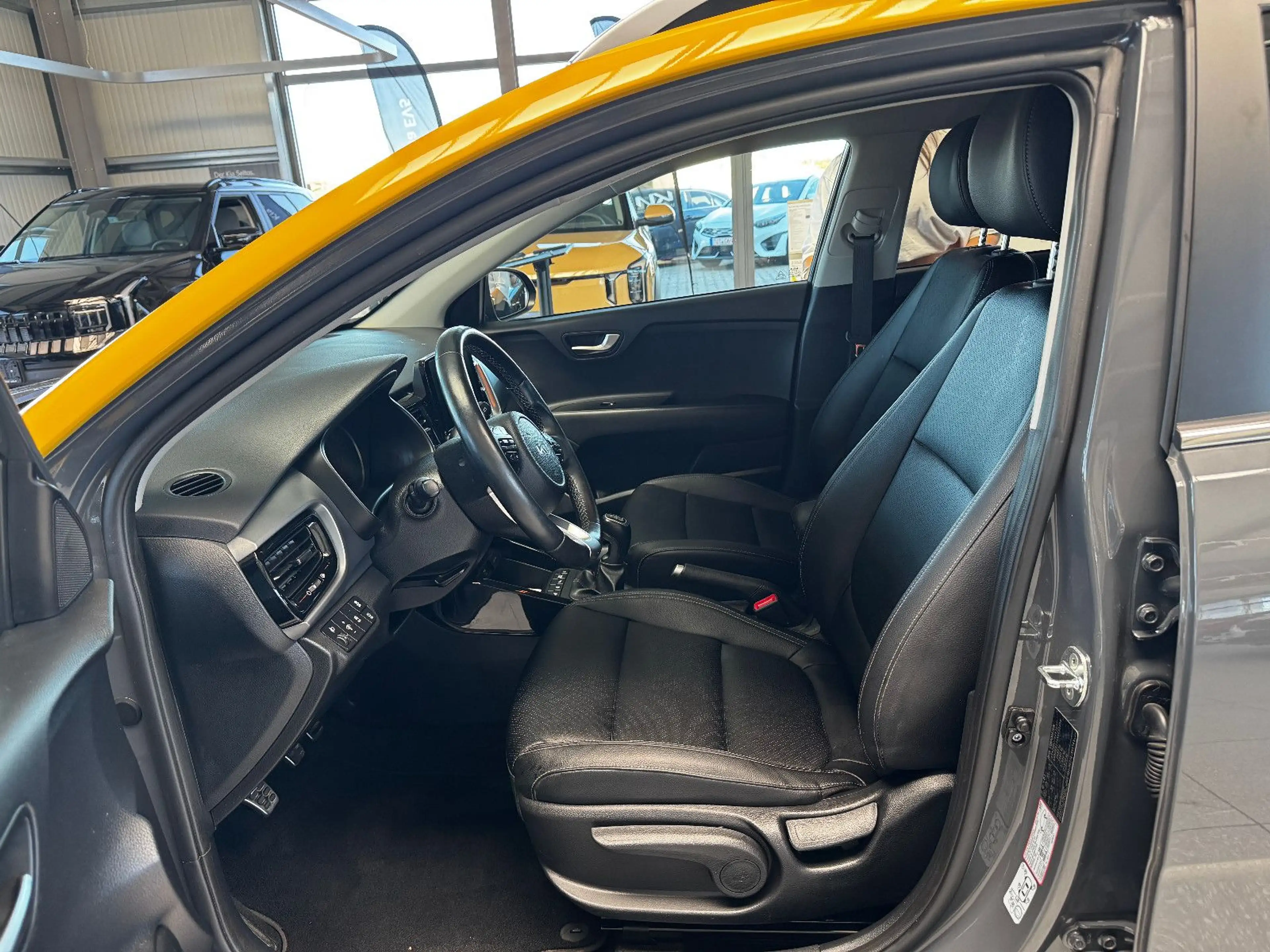 Kia Stonic STONIC 1.0T 120 48V — photo 4