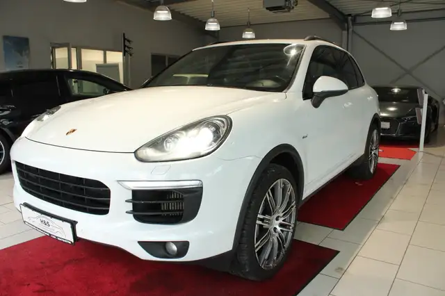Porsche Cayenne view 2