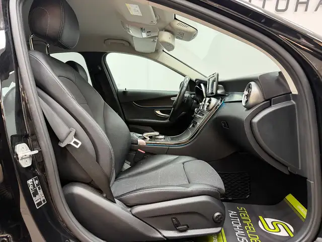 Mercedes-Benz C view 12