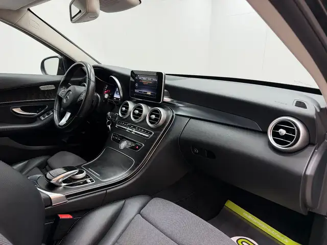 Mercedes-Benz C view 10