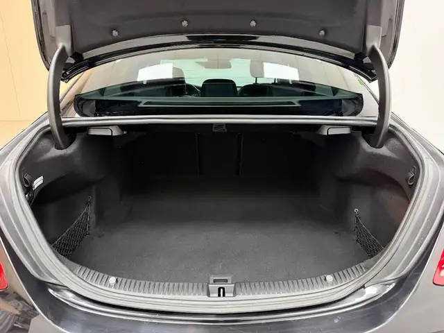 Mercedes-Benz C-Class view 17