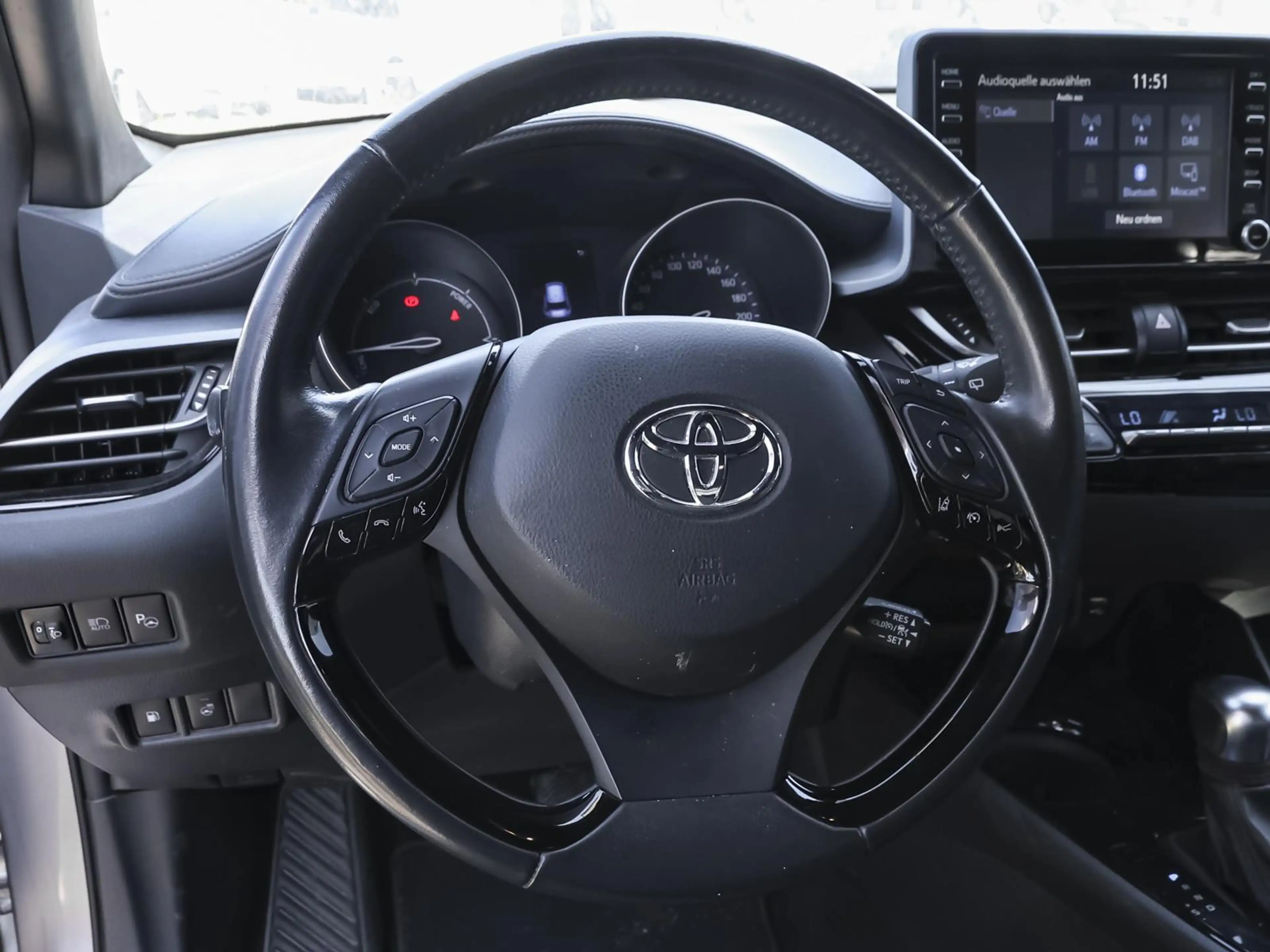 Toyota C-HR 2.0 Hybrid Team D SHZ PDC KLIMA LM — photo 9