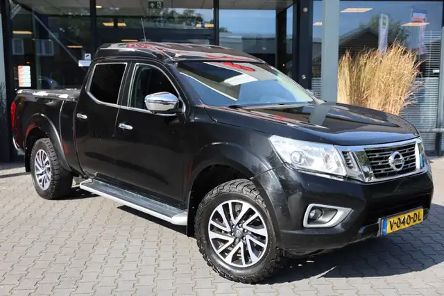 Nissan Navara 2.3 DCI DUBBEL CABINE A/T 5 SITZ 4WD VAN