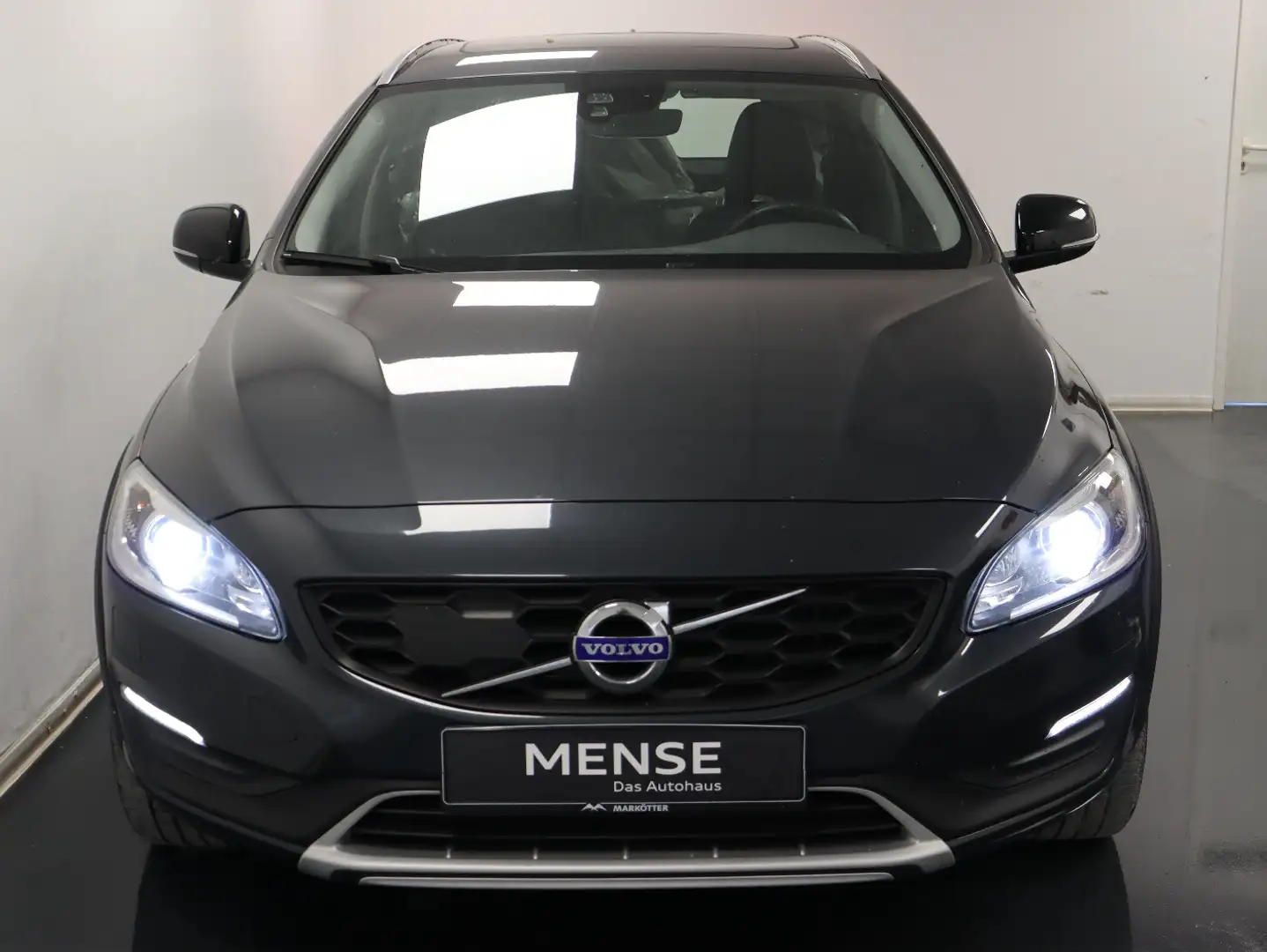 Volvo V60 Cross Country Plus D4 EU6 SD|Navi|Xenon|PDC - 2