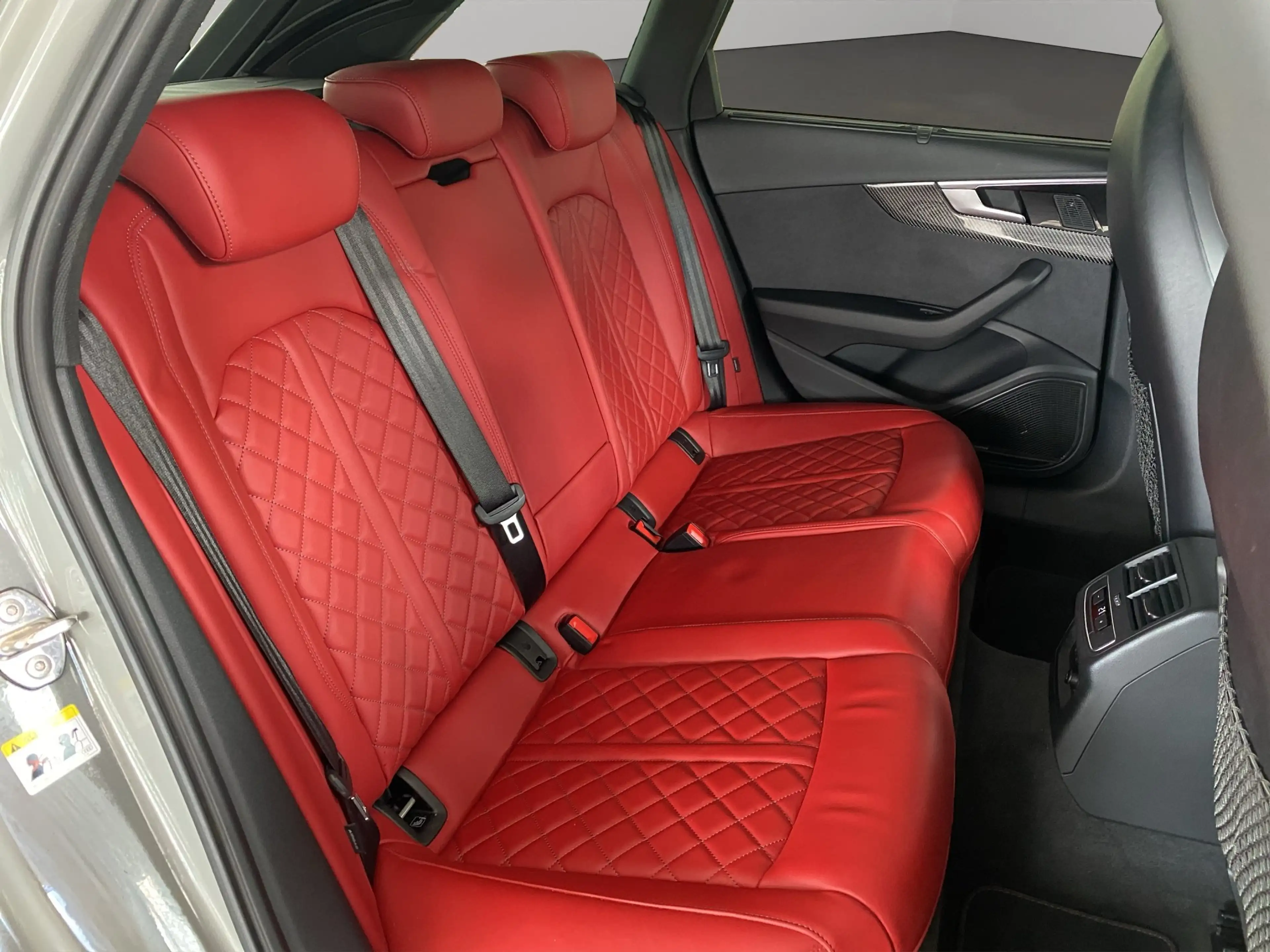 Audi S4 Avant (NAVI.SHZ.Matrix-LED.SH.PDC.Head-Up.DAB) 3.0 — photo 7