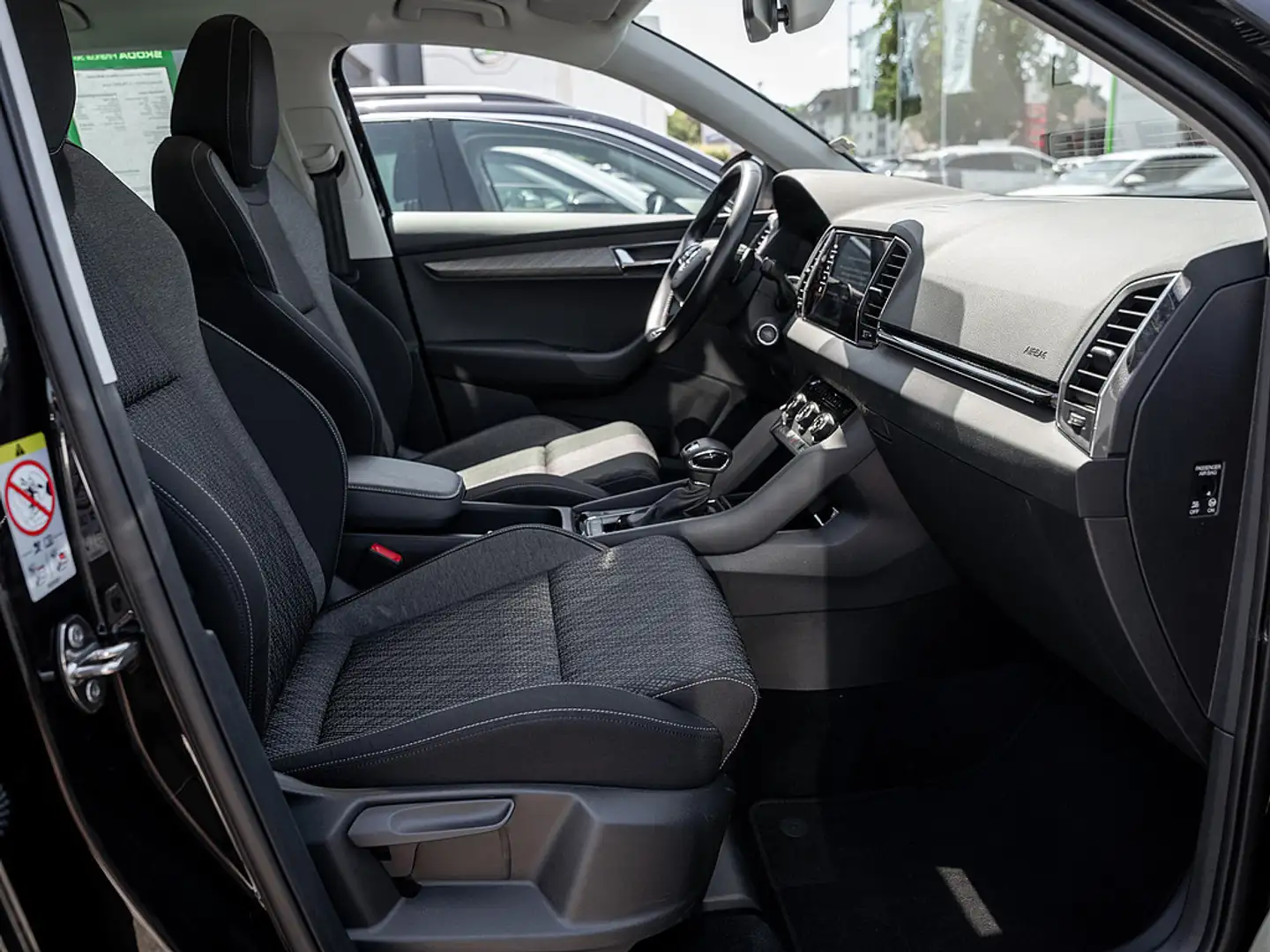 Skoda Karoq 1.5 TSI ACT Style AHK Klima Alu ACC Nav Noir - 2