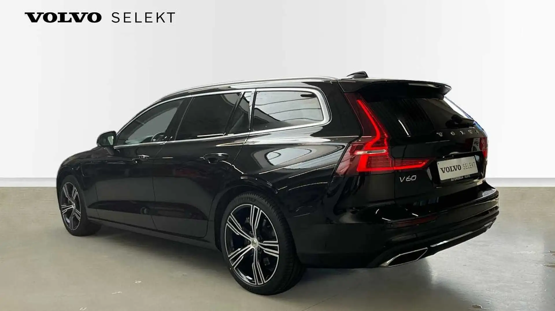 Volvo V60 II Inscription T8 AWD Hybride | Adapt Cruise | Lig Zwart - 2