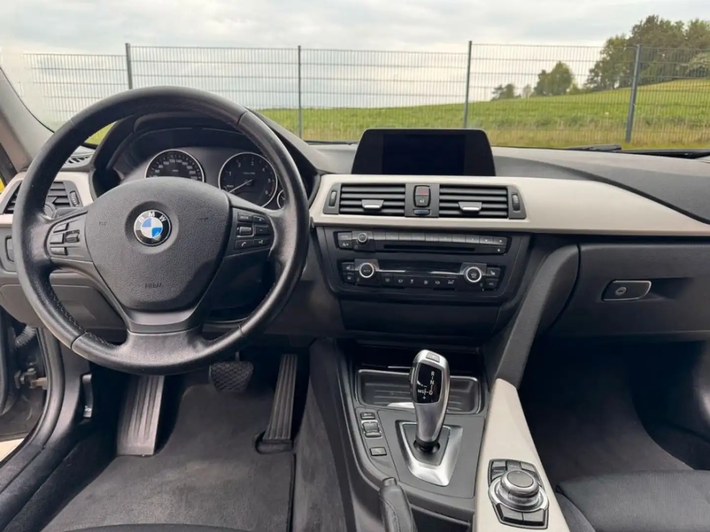 BMW 320 Automatik, Navi, frischer Service Negru - 2