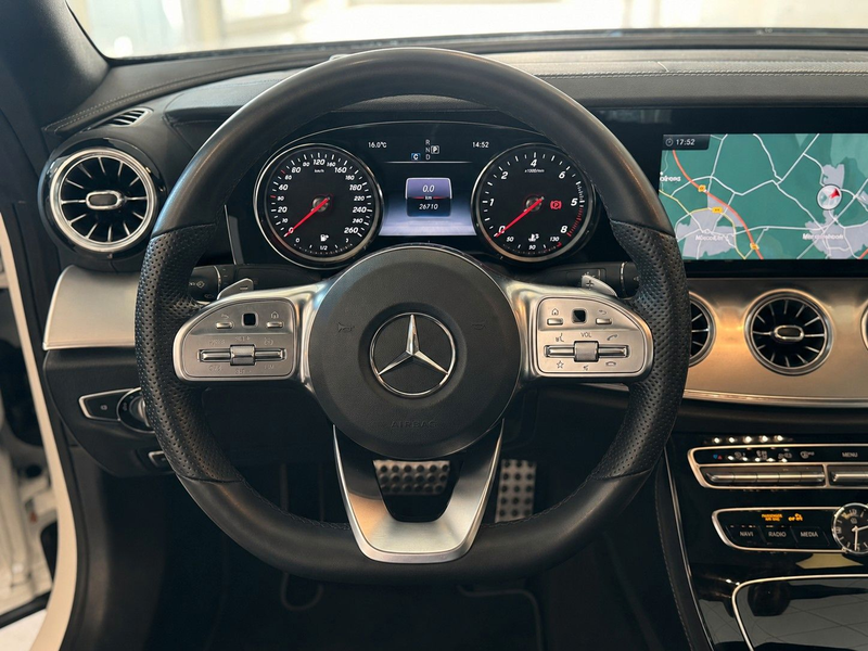 Mercedes-Benz E 220 d AMG Coupé LED Rü-Ka Pano Ambiente CarPlay — photo 11