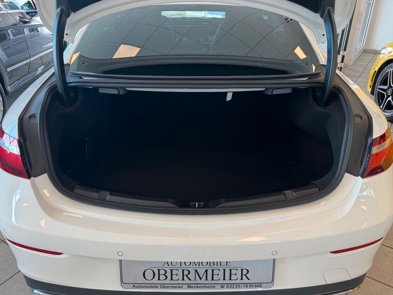 Mercedes-Benz E 220 d AMG Coupé LED Rü-Ka Pano Ambiente CarPlay — photo 7