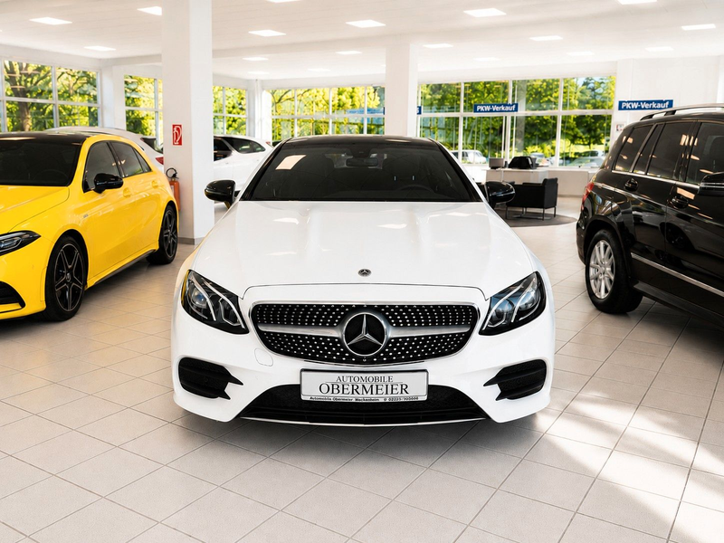 Mercedes-Benz E 220 d AMG Coupé LED Rü-Ka Pano Ambiente CarPlay — photo 3