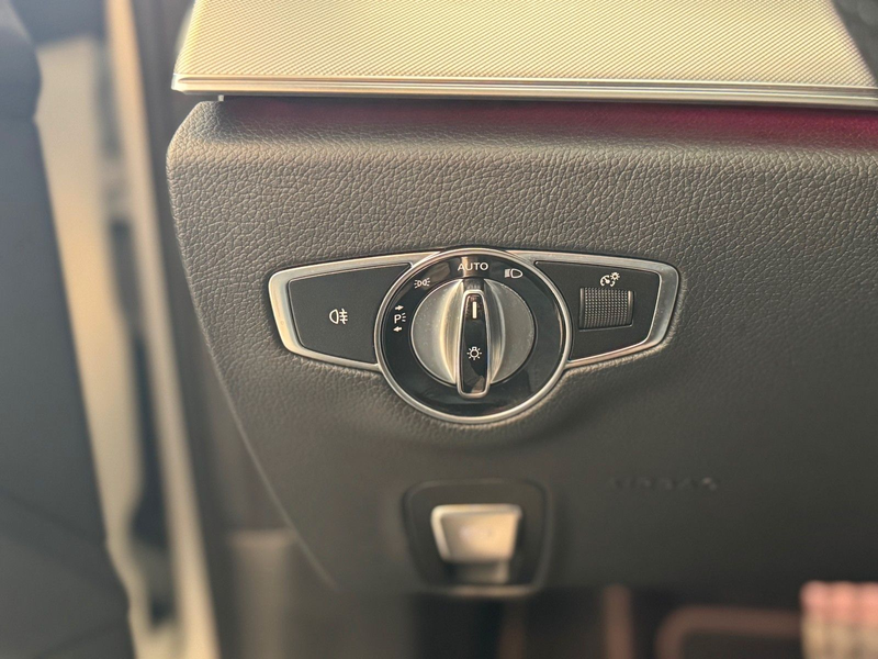 Mercedes-Benz E 220 d AMG Coupé LED Rü-Ka Pano Ambiente CarPlay — photo 14