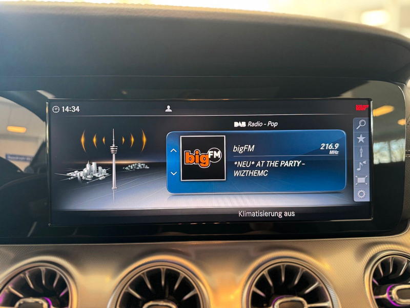 Mercedes-Benz E 220 d AMG Coupé LED Rü-Ka Pano Ambiente CarPlay — photo 26