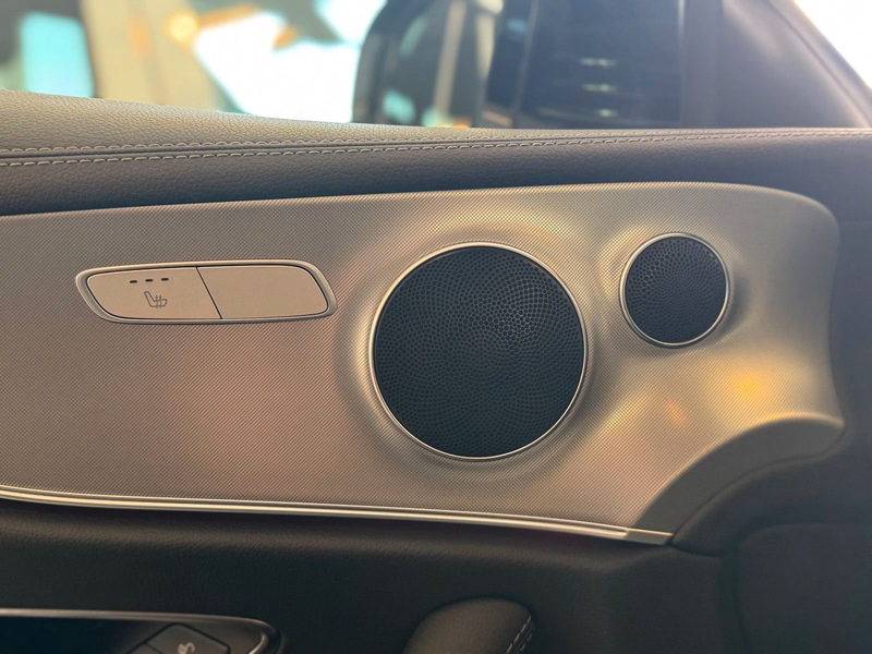 Mercedes-Benz E 220 d AMG Coupé LED Rü-Ka Pano Ambiente CarPlay — photo 13
