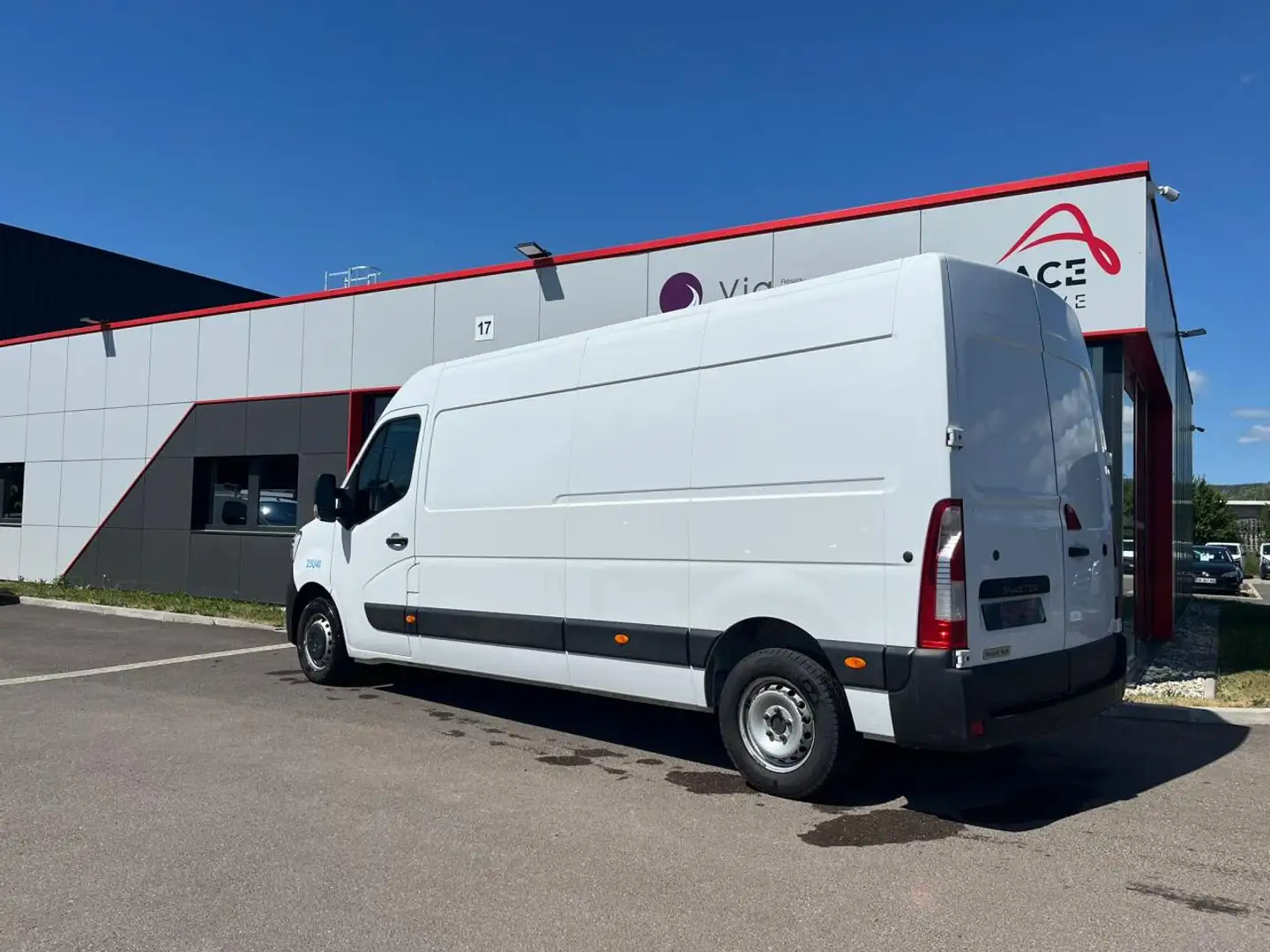 Renault Master 3T5 L3H2 2.3 Blue dCi 135 CONFORT - 15 325 HT - BL Blanc - 2