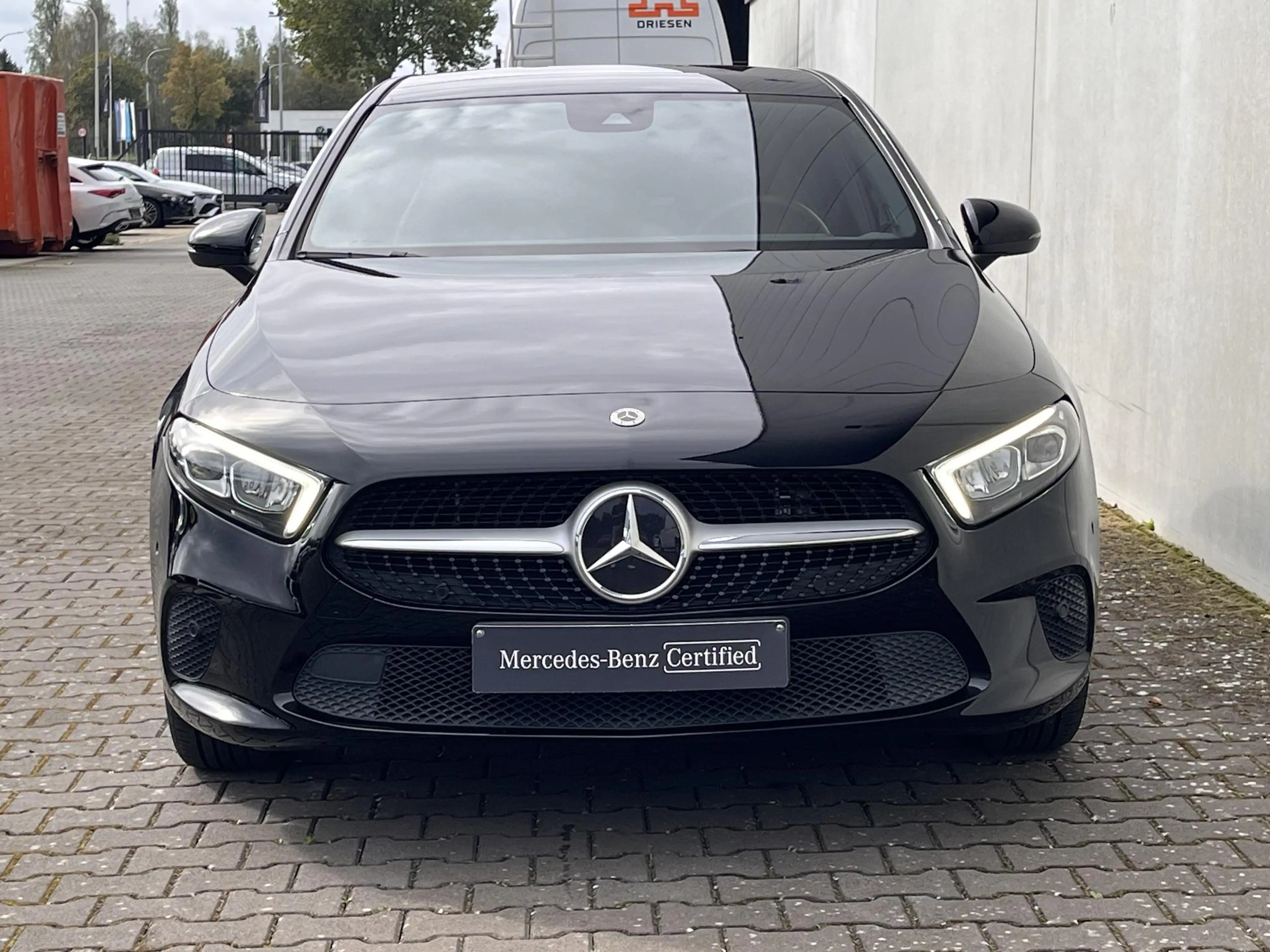 Mercedes-Benz A 250 e Business Line met pano — photo 2