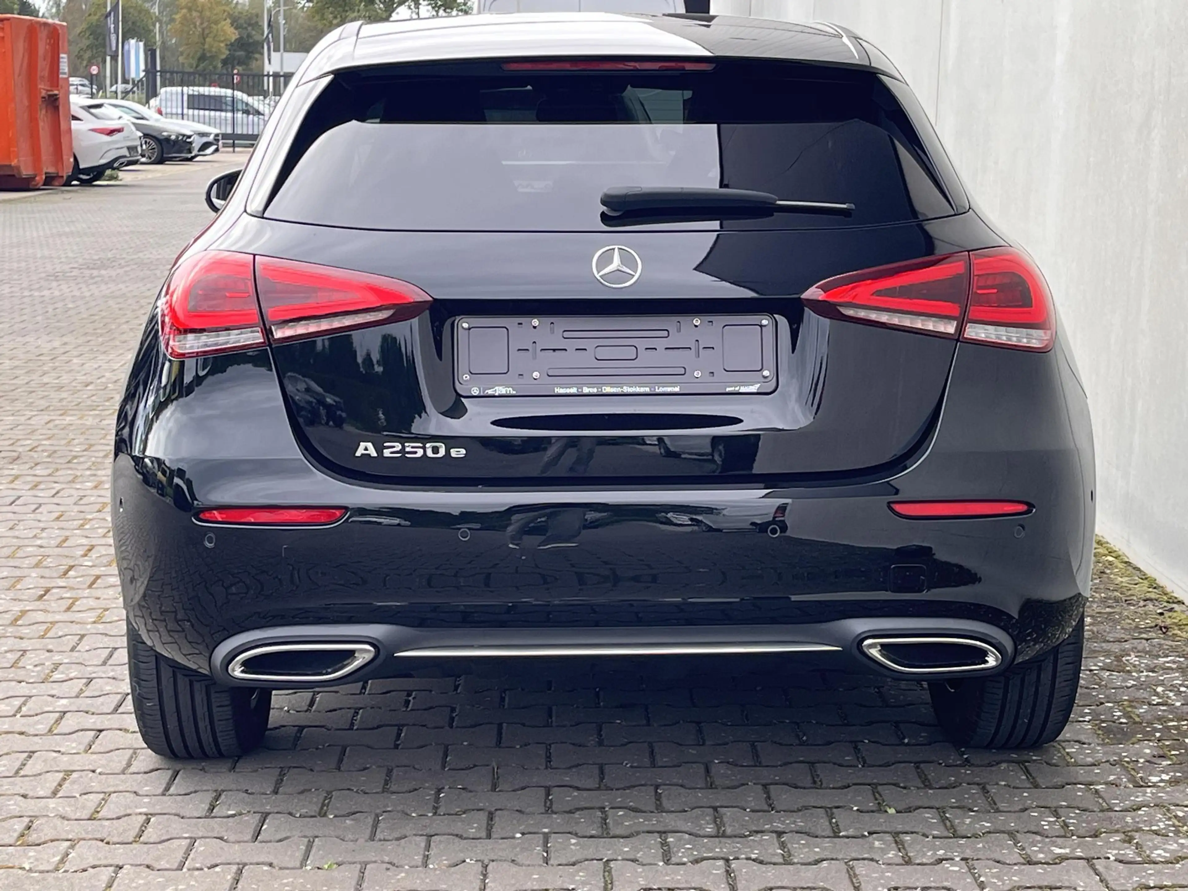 Mercedes-Benz A 250 e Business Line met pano — photo 6